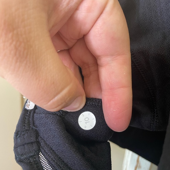 Lululemon strappy mesh 10 sports bra - Picture 5 of 7